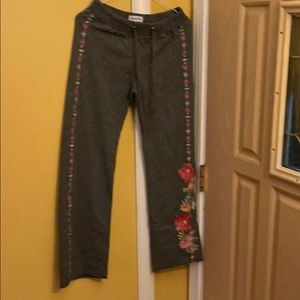 Time for Me Catalog Floral Appliqué Sweatpants